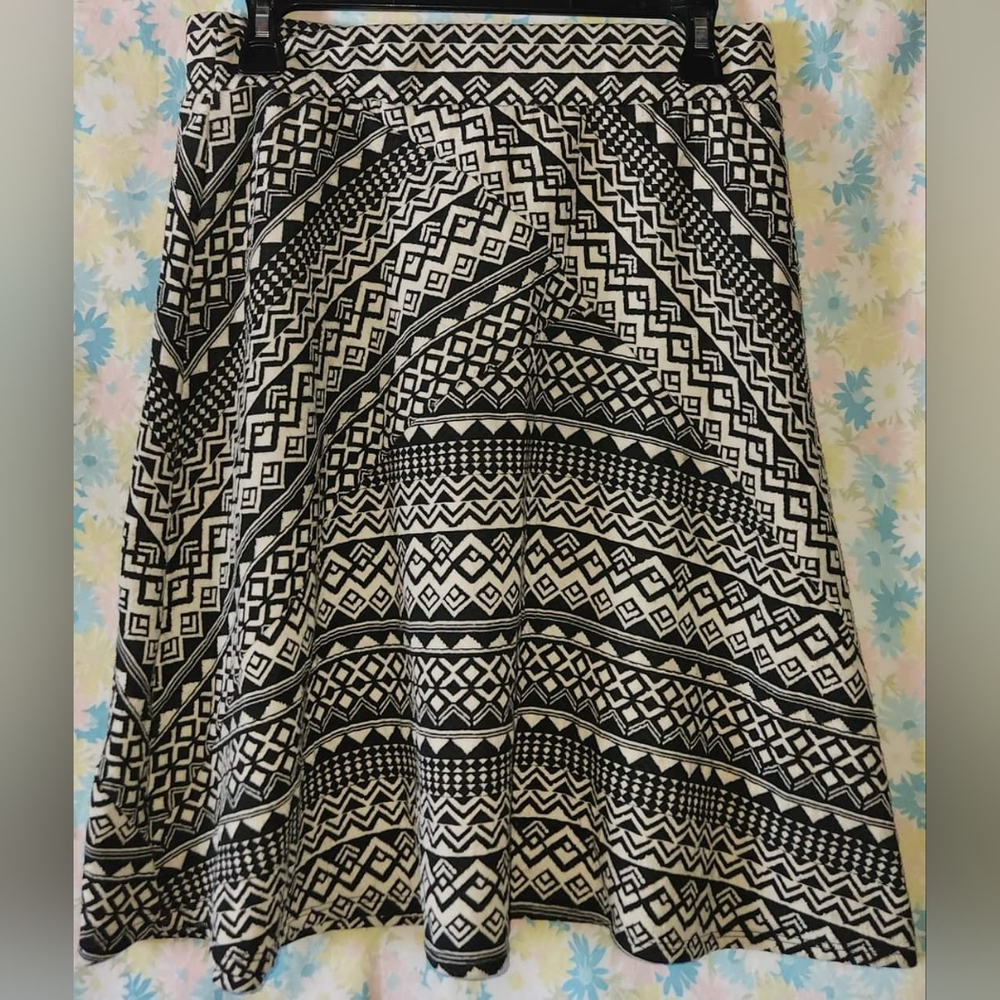 STUDIO 253 Geometric Mini Skirt
